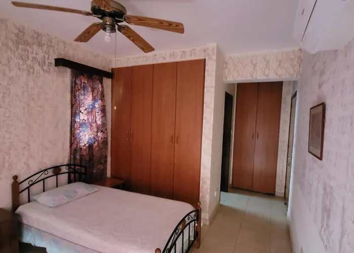 Kalampakas Guest house *